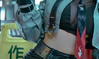 就是那本Umeko J的写真集，下平玲花Gantz，分享讨论一下怎么这么引人注目？